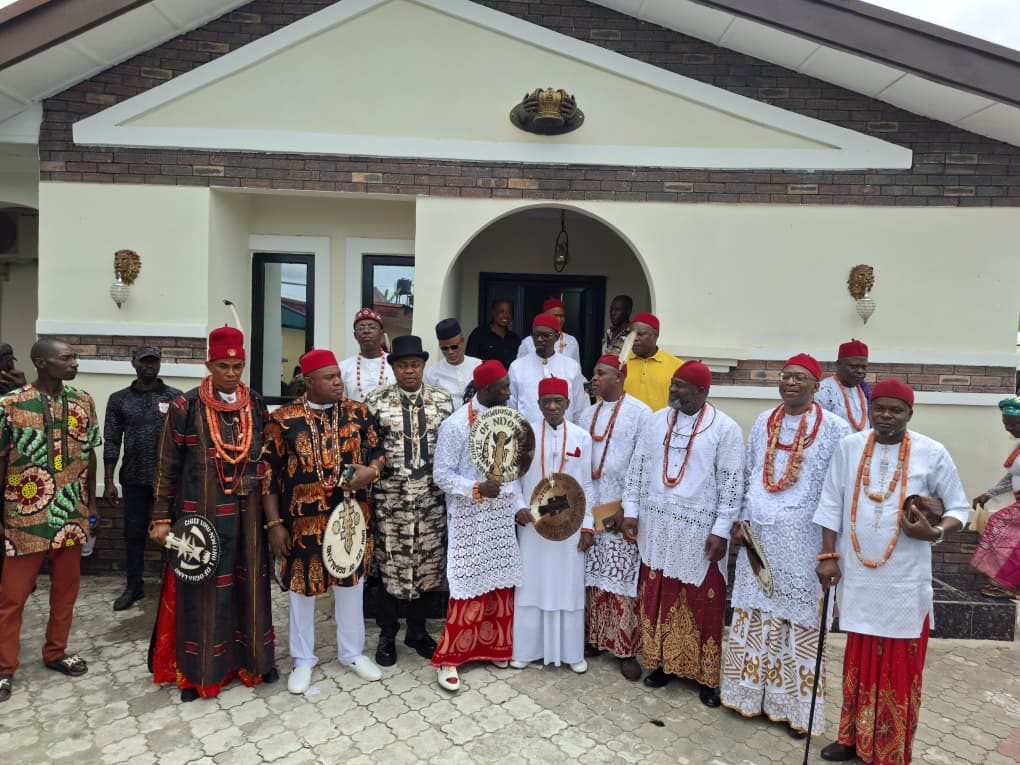 The council of Ndi Olinzele at the Awoh's palace